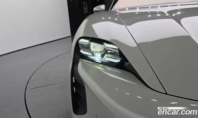 Porsche Taycan 2022 0.1 автомат (гидро), миниатюра 8