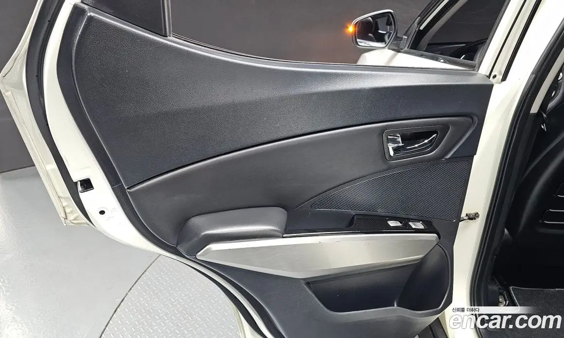 SsangYong TIBOLI 2015 1.6 автомат (гидро), фото 14