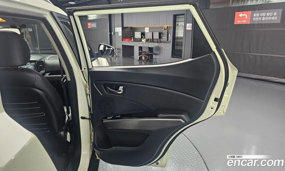 SsangYong TIBOLI 2017 1.6 автомат (гидро), фото 14