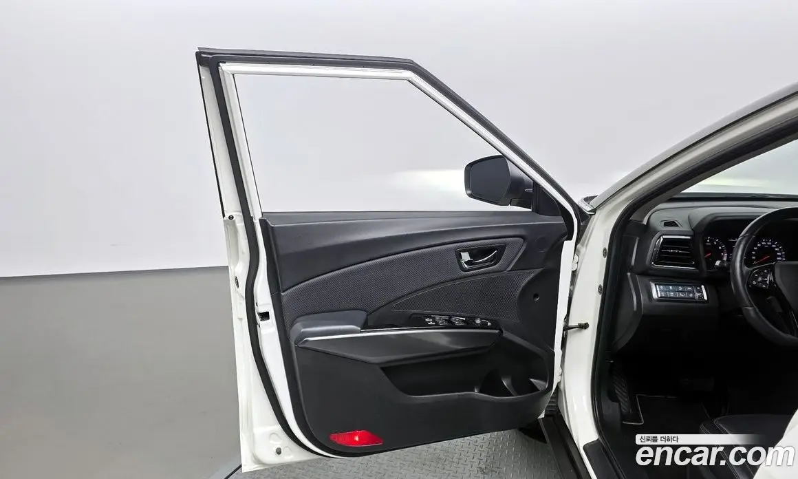 SsangYong TIBOLI 2022 1.5 автомат (гидро), фото 14