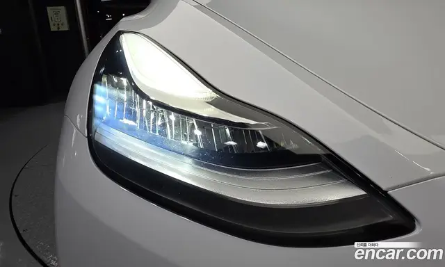 Tesla Model Y 2021 0.2 автомат (гидро), миниатюра 8 Tesla Model Y 2021 0.2 автомат (гидро), миниатюра 8