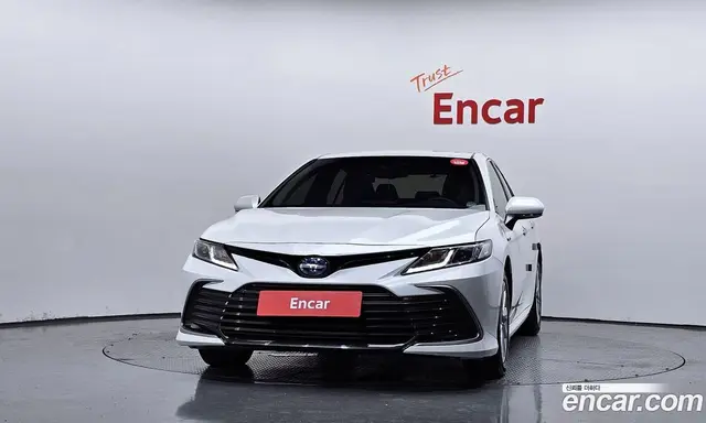 Toyota Camry 2023 2.5 автомат (гидро), миниатюра 3