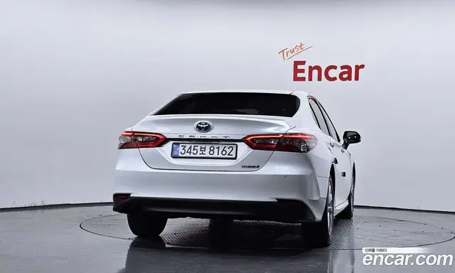 Toyota Camry 2023 2.5 автомат (гидро), миниатюра 4