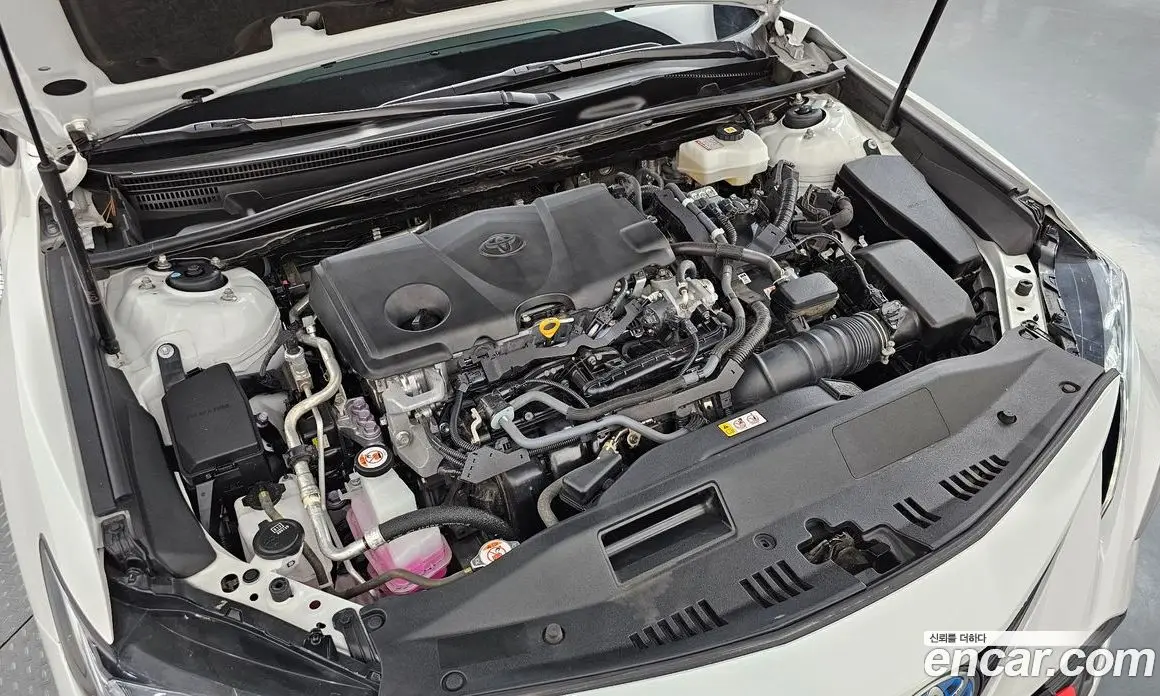 Toyota Camry 2023 2.5 автомат (гидро), фото 6