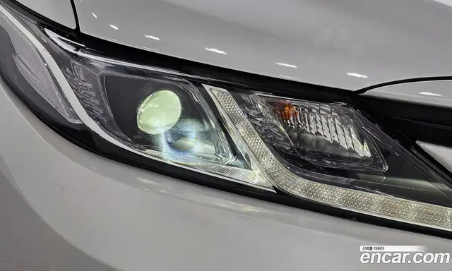 Toyota Camry 2023 2.5 автомат (гидро), миниатюра 8