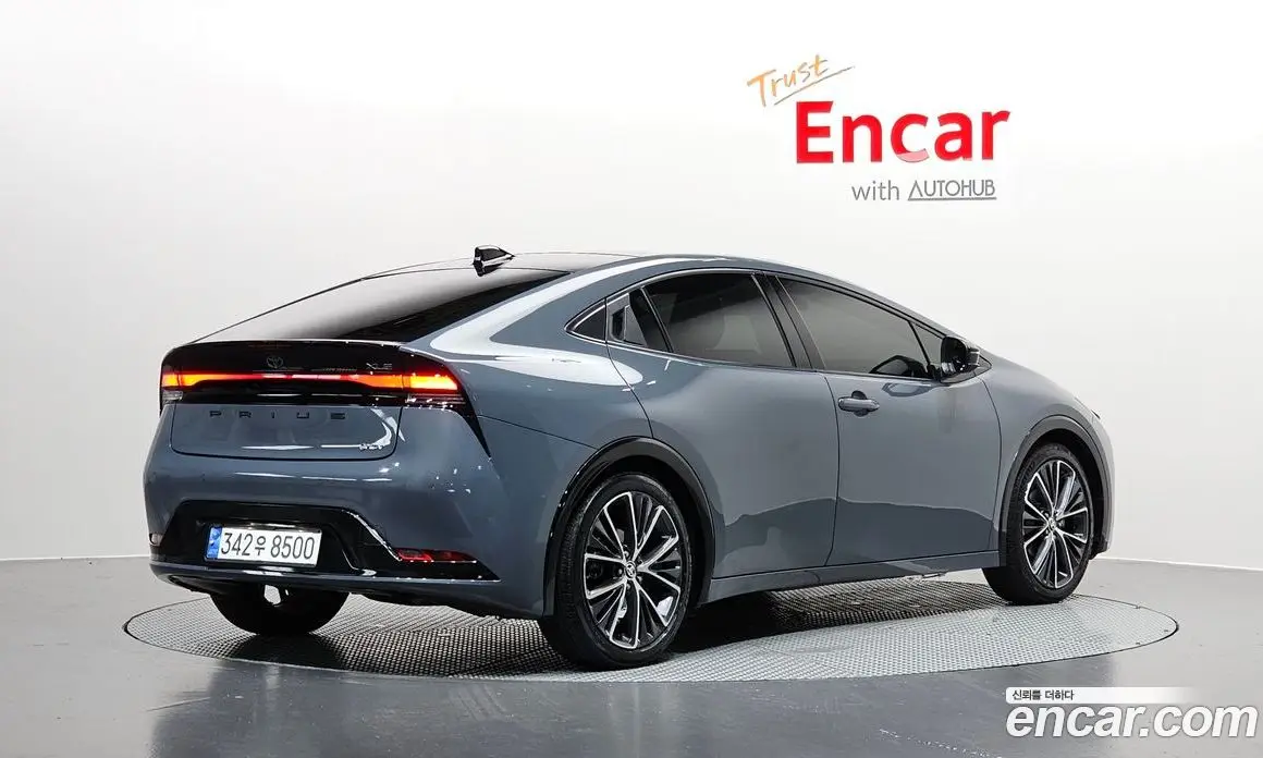 Toyota Prius 2024 2.0 автомат (гидро), фото 2 Toyota Prius 2024 2.0 автомат (гидро), фото 2