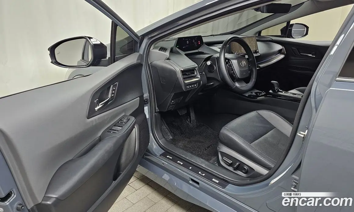 Toyota Prius 2024 2.0 автомат (гидро), фото 13 Toyota Prius 2024 2.0 автомат (гидро), фото 13