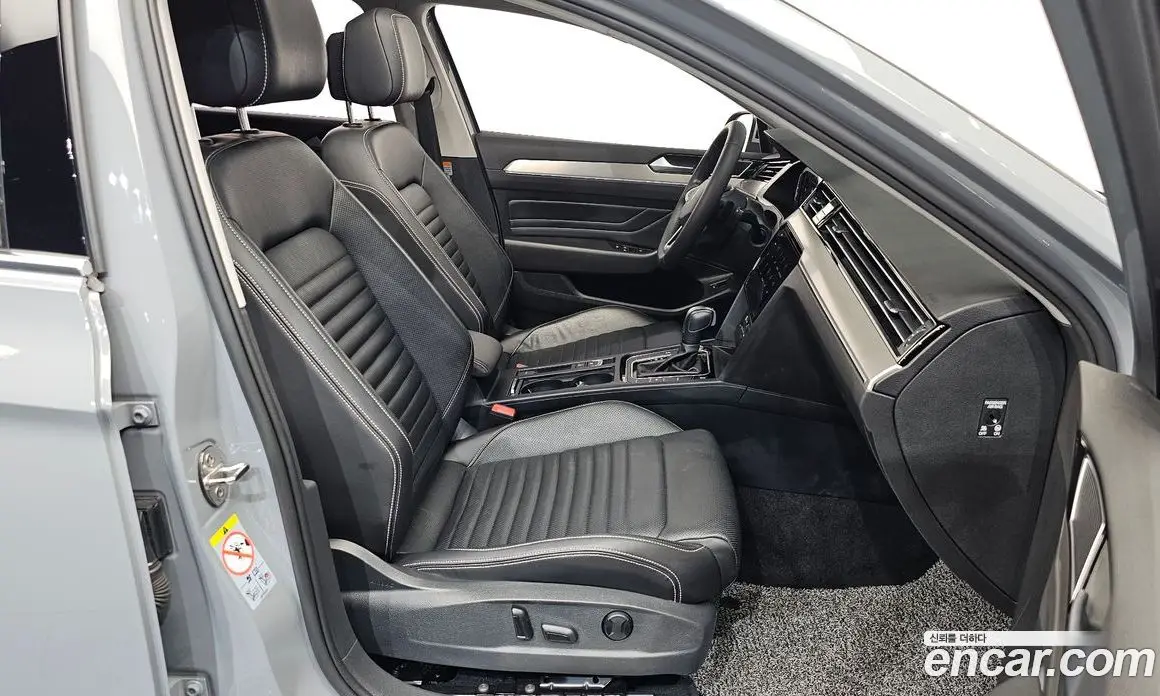 Volkswagen Passat 2022 2.0 автомат (гидро), фото 16 Volkswagen Passat 2022 2.0 автомат (гидро), фото 16