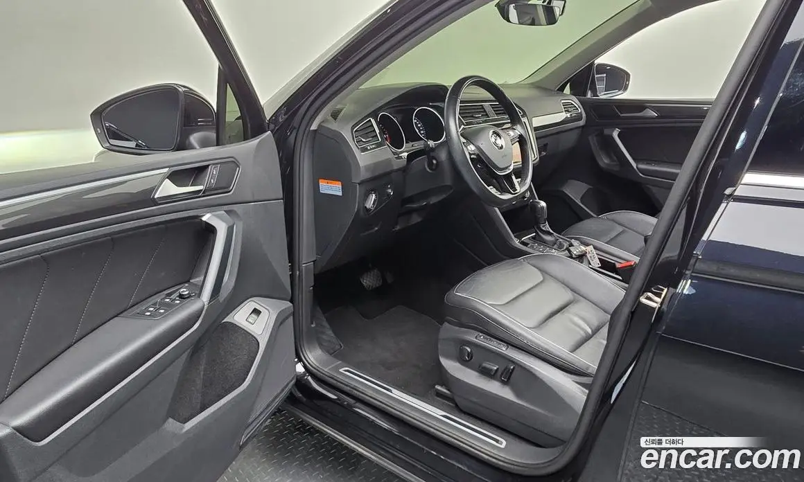 Volkswagen Tiguan 2019 2.0 автомат (гидро), фото 12