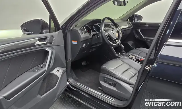Volkswagen Tiguan 2019 2.0 автомат (гидро), миниатюра 12