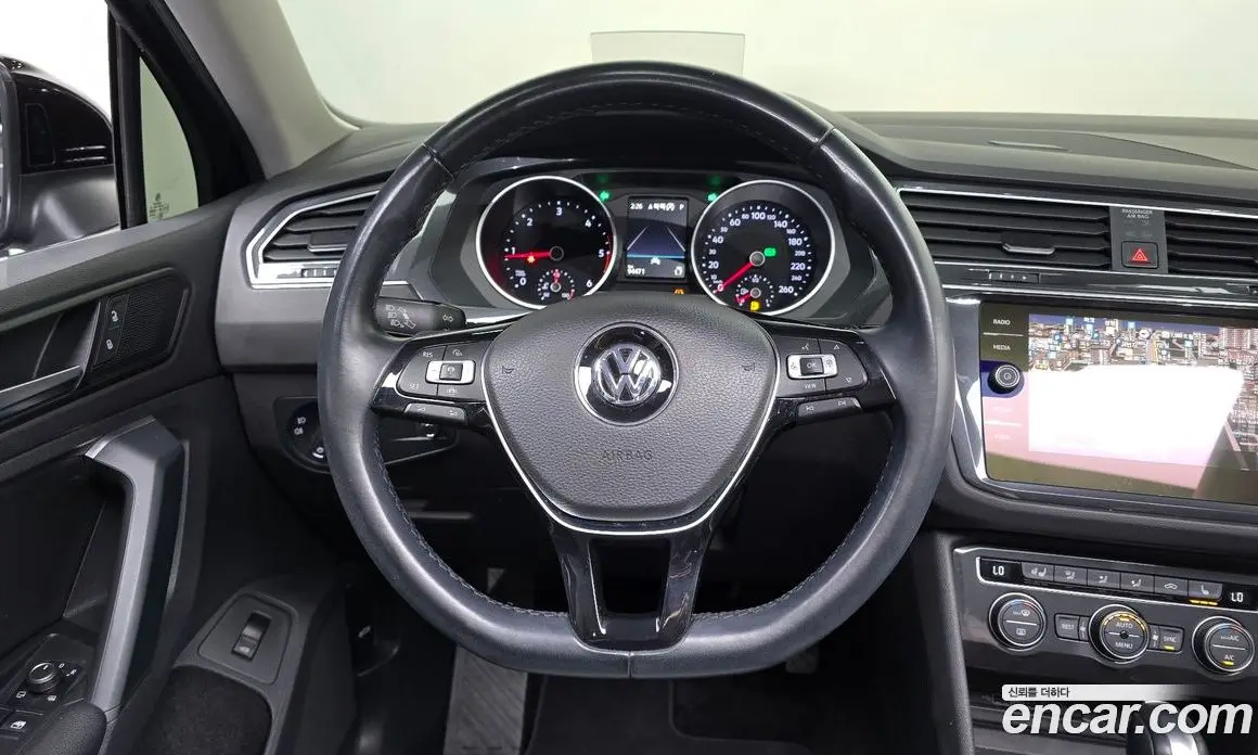 Volkswagen Tiguan 2019 2.0 автомат (гидро), фото 17