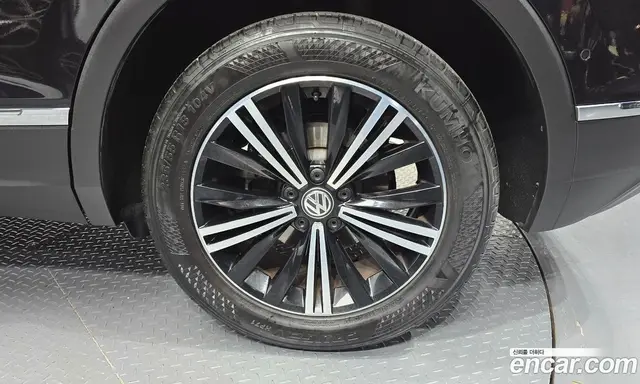 Volkswagen Tiguan 2019 2.0 автомат (гидро), миниатюра 6
