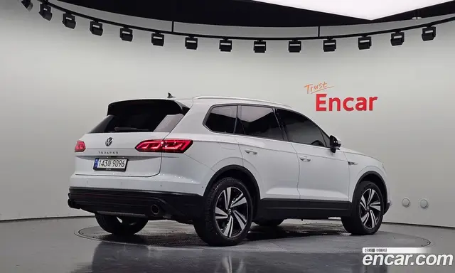 Volkswagen Touareg, 2023, 54 417 км