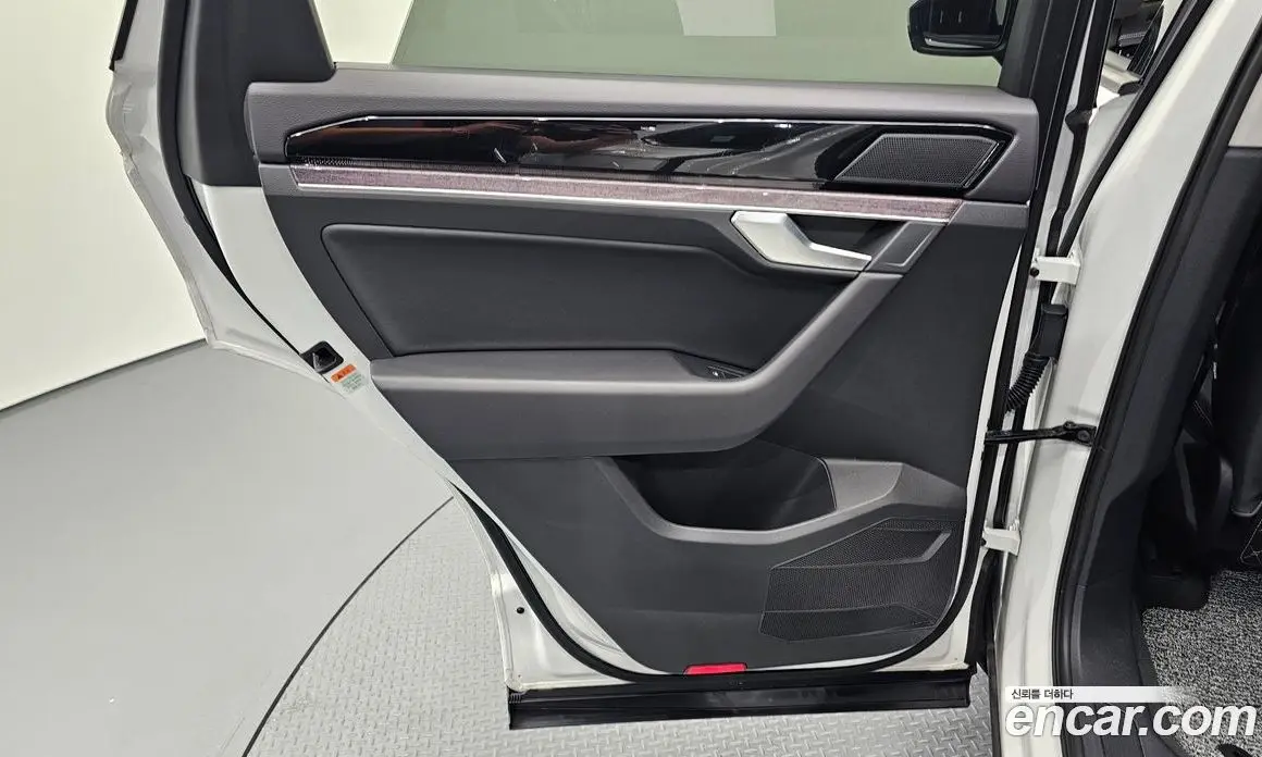 Volkswagen Touareg 2023 3.0 автомат (гидро), фото 14
