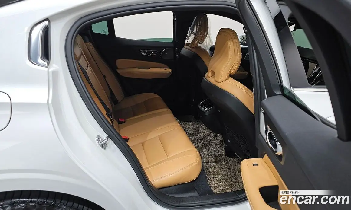 Volvo S60 2021 2.0 автомат (гидро), фото 17 Volvo S60 2021 2.0 автомат (гидро), фото 17