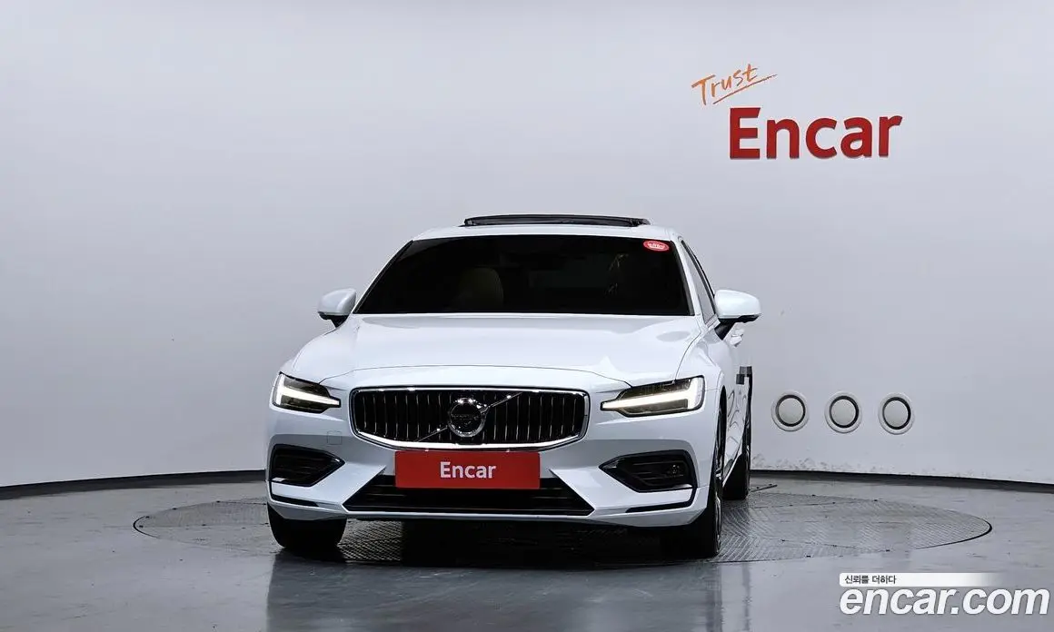 Volvo S60 2021 2.0 автомат (гидро), фото 3 Volvo S60 2021 2.0 автомат (гидро), фото 3
