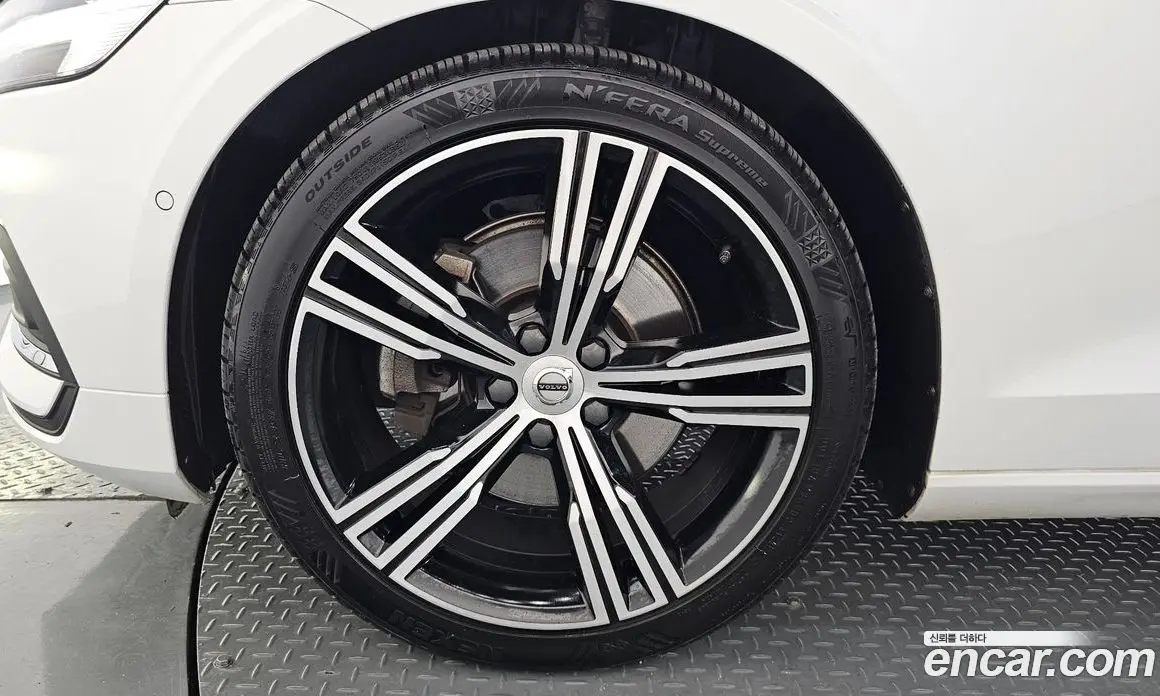 Volvo S60 2021 2.0 автомат (гидро), фото 5 Volvo S60 2021 2.0 автомат (гидро), фото 5