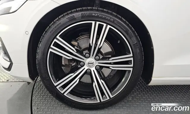 Volvo S60 2021 2.0 автомат (гидро), миниатюра 5 Volvo S60 2021 2.0 автомат (гидро), миниатюра 5