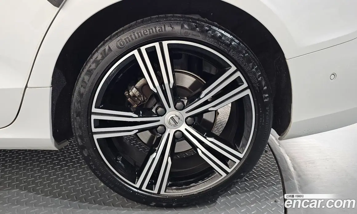 Volvo S60 2021 2.0 автомат (гидро), фото 7 Volvo S60 2021 2.0 автомат (гидро), фото 7