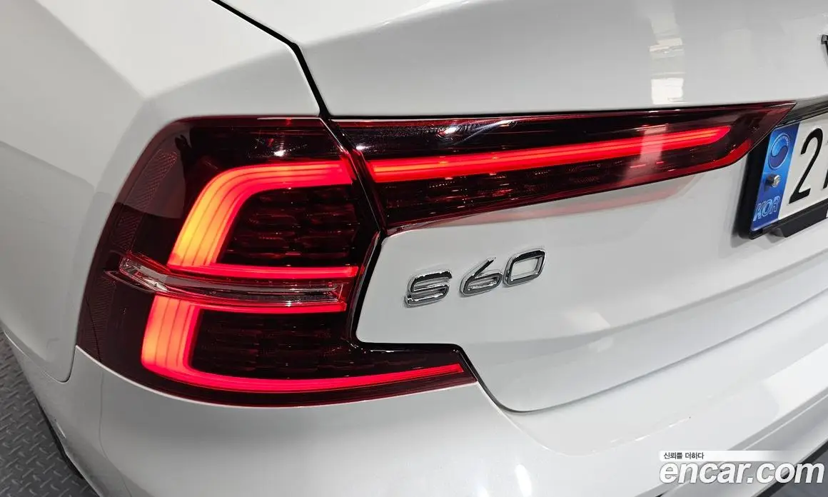 Volvo S60 2021 2.0 автомат (гидро), фото 9 Volvo S60 2021 2.0 автомат (гидро), фото 9