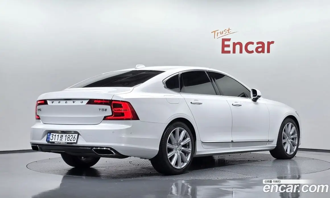Volvo S90 2019 2.0 автомат (гидро), фото 1 Volvo S90 2019 2.0 автомат (гидро), фото 1