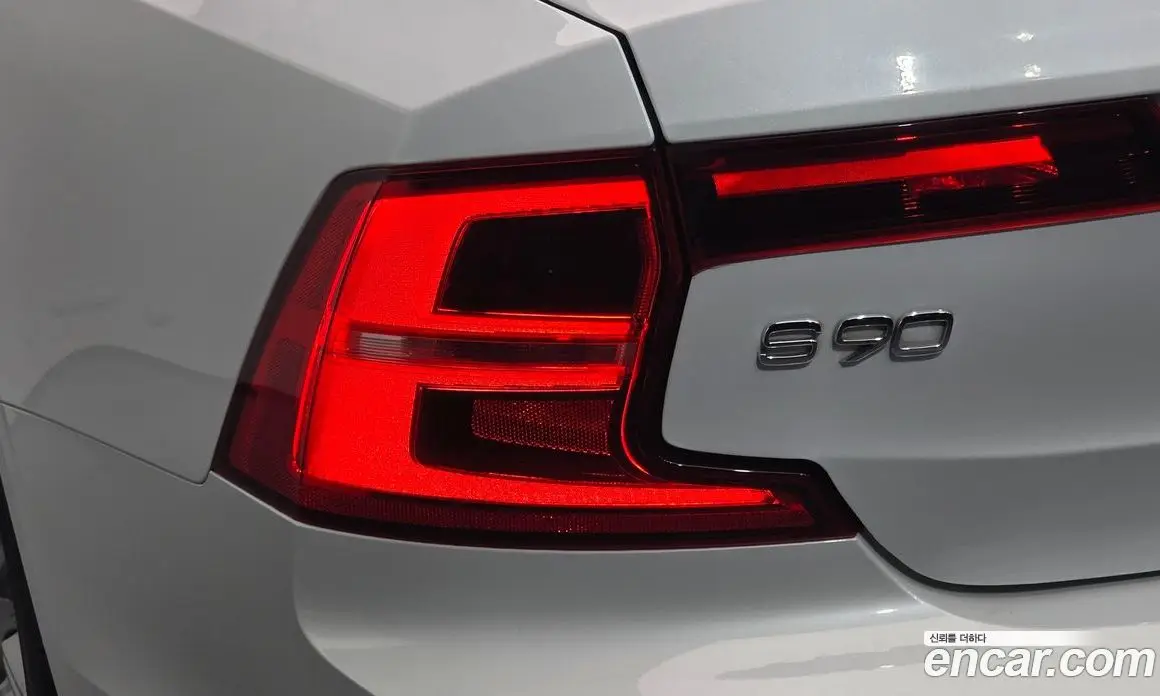 Volvo S90 2019 2.0 автомат (гидро), фото 8 Volvo S90 2019 2.0 автомат (гидро), фото 8