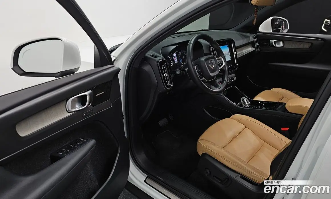 Volvo XC40 2019 2.0 автомат (гидро), фото 13 Volvo XC40 2019 2.0 автомат (гидро), фото 13