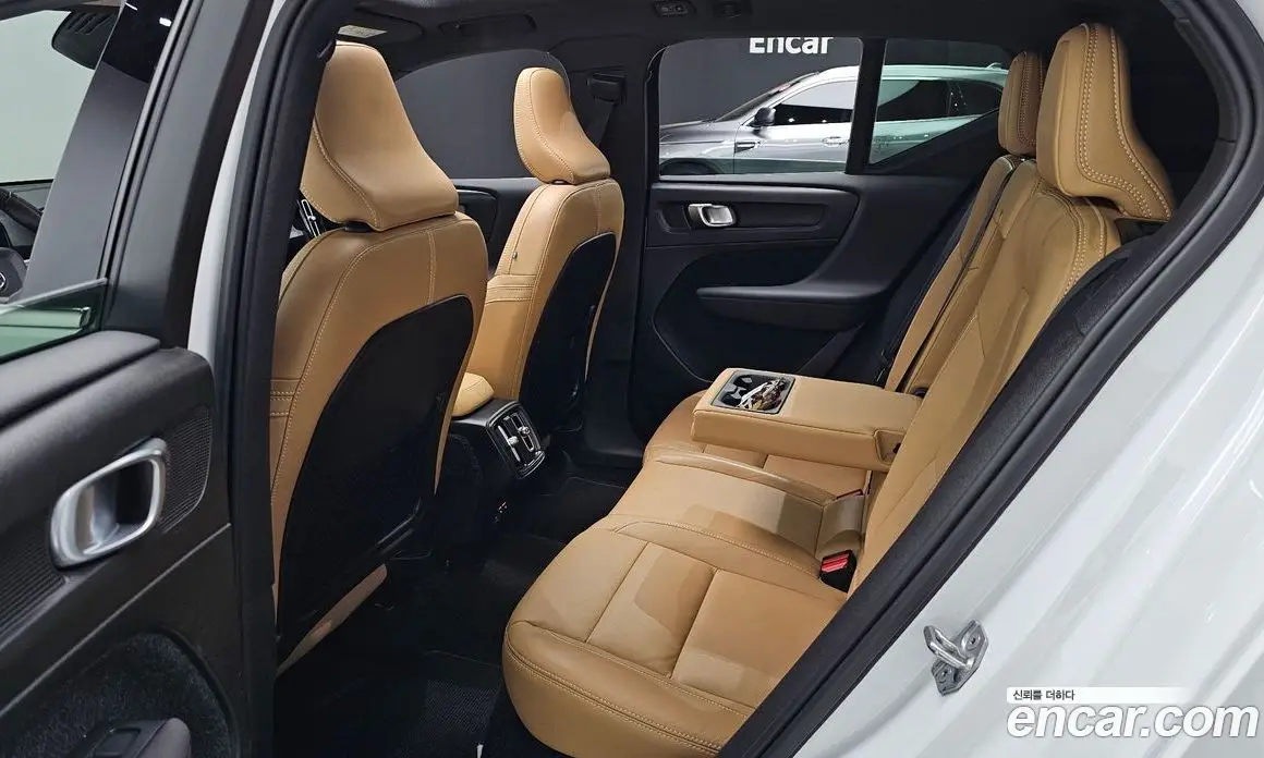 Volvo XC40 2019 2.0 автомат (гидро), фото 16 Volvo XC40 2019 2.0 автомат (гидро), фото 16