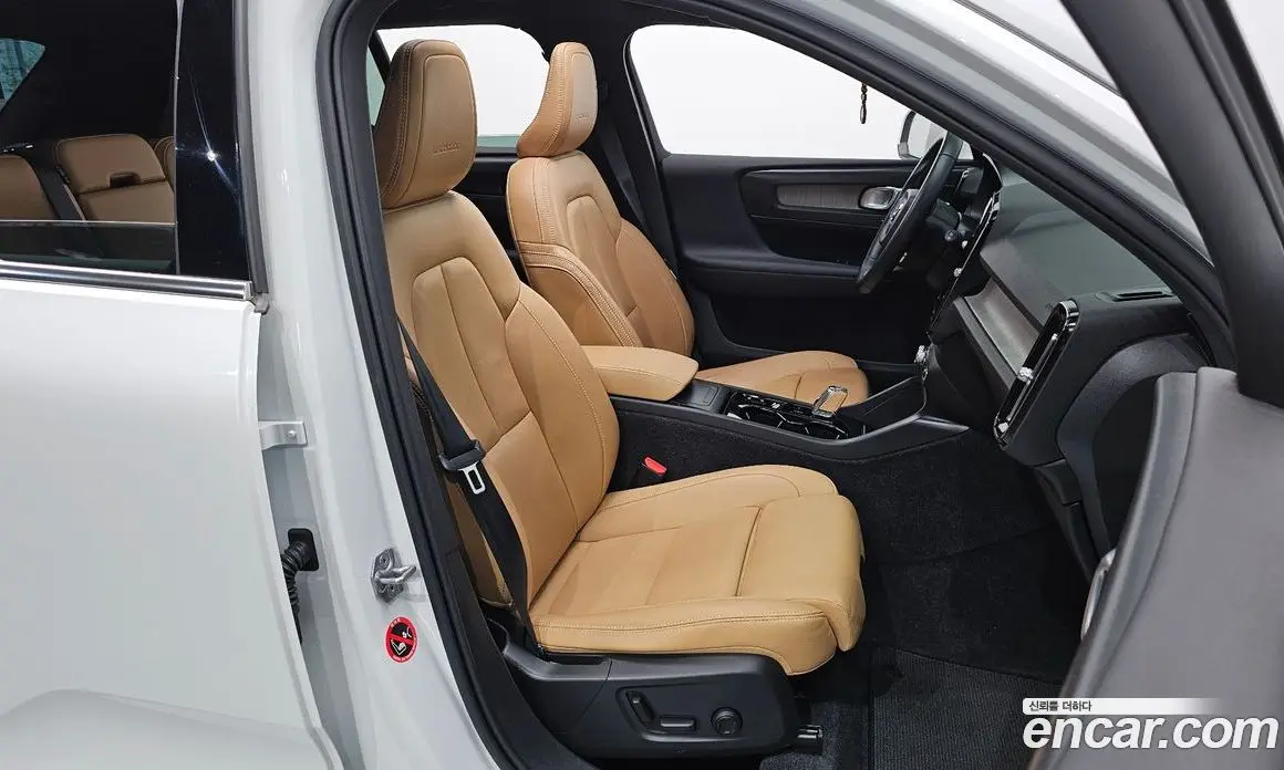 Volvo XC40 2019 2.0 автомат (гидро), фото 17 Volvo XC40 2019 2.0 автомат (гидро), фото 17