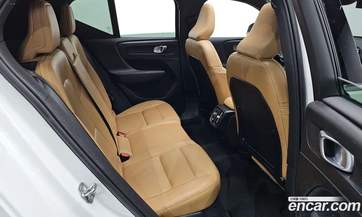 Volvo XC40 2019 2.0 автомат (гидро), фото 18 Volvo XC40 2019 2.0 автомат (гидро), фото 18