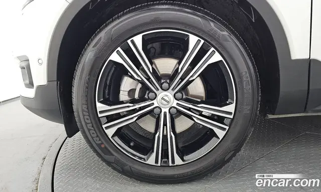 Volvo XC40 2019 2.0 автомат (гидро), миниатюра 5 Volvo XC40 2019 2.0 автомат (гидро), миниатюра 5