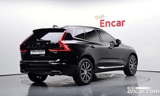 Volvo XC60 2018 2.0 автомат (гидро), миниатюра 2