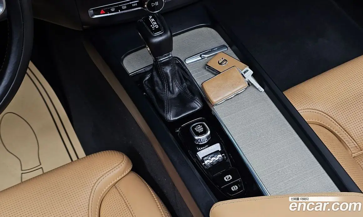 Volvo XC60 2018 2.0 автомат (гидро), фото 12