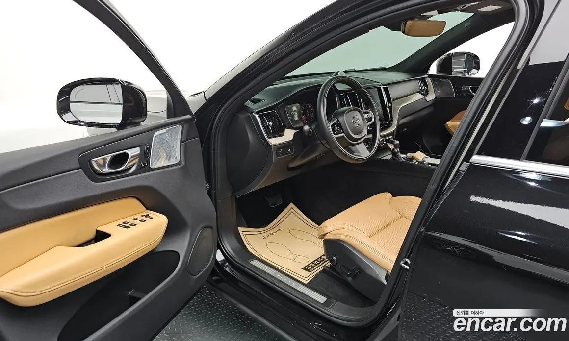 Volvo XC60 2018 2.0 автомат (гидро), фото 13