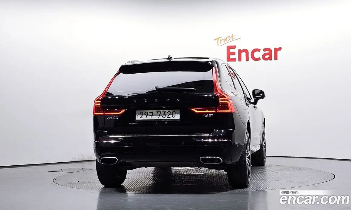Volvo XC60 2018 2.0 автомат (гидро), фото 4