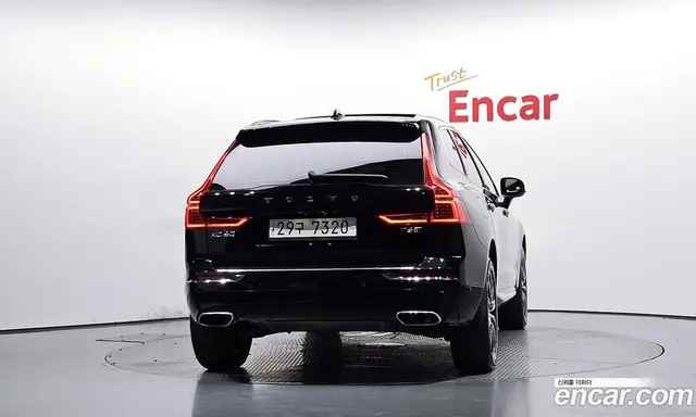 Volvo XC60 2018 2.0 автомат (гидро), миниатюра 4