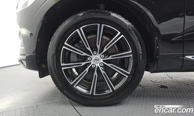 Volvo XC60 2018 2.0 автомат (гидро), миниатюра 5