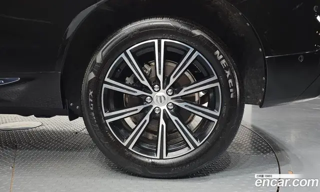 Volvo XC60 2018 2.0 автомат (гидро), миниатюра 7