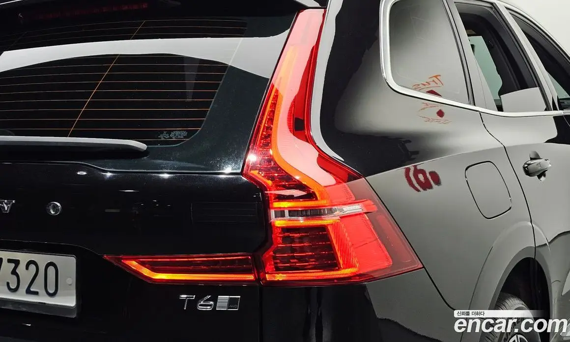 Volvo XC60 2018 2.0 автомат (гидро), фото 9