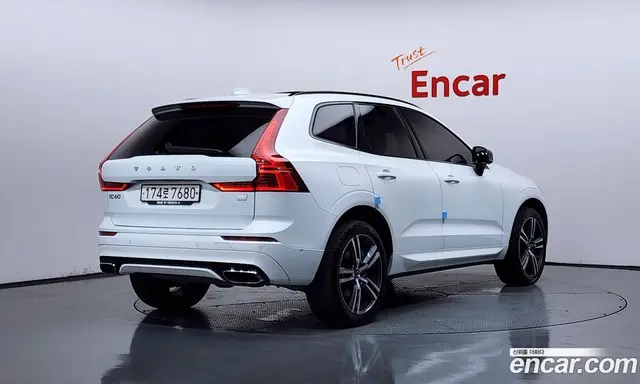 Volvo XC60 2020 2.0 автомат (гидро), миниатюра 2