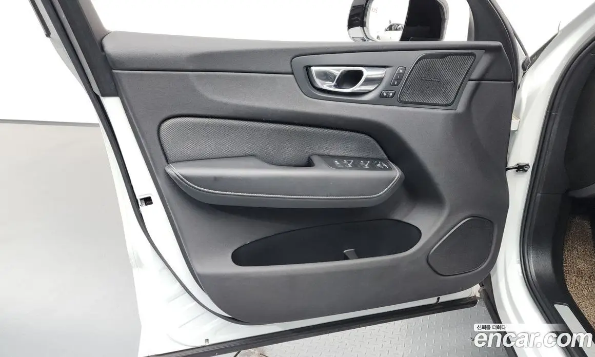Volvo XC60 2020 2.0 автомат (гидро), фото 14