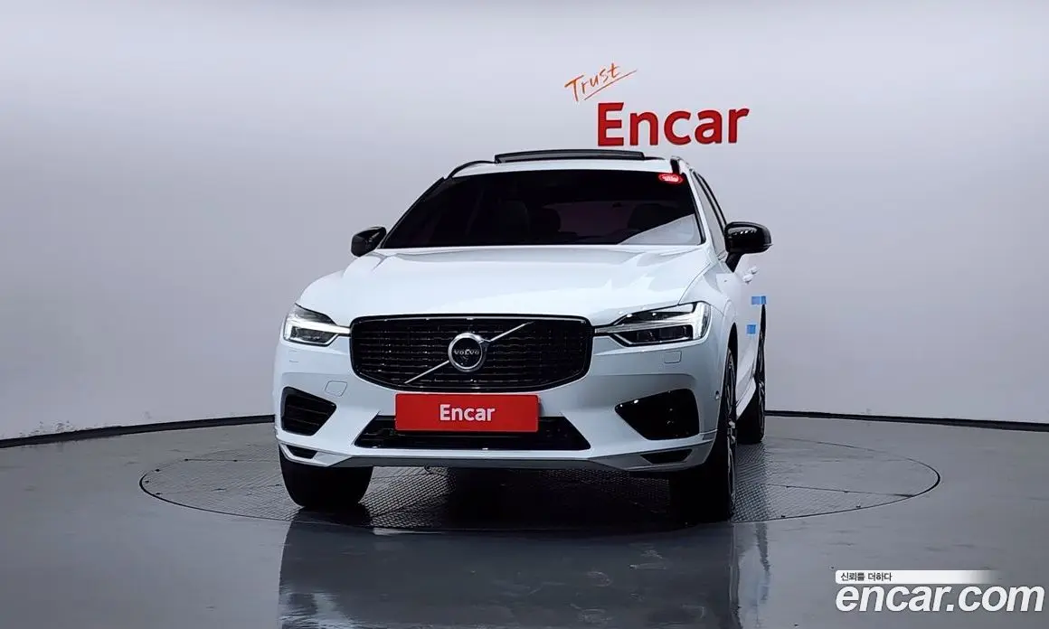 Volvo XC60 2020 2.0 автомат (гидро), фото 3