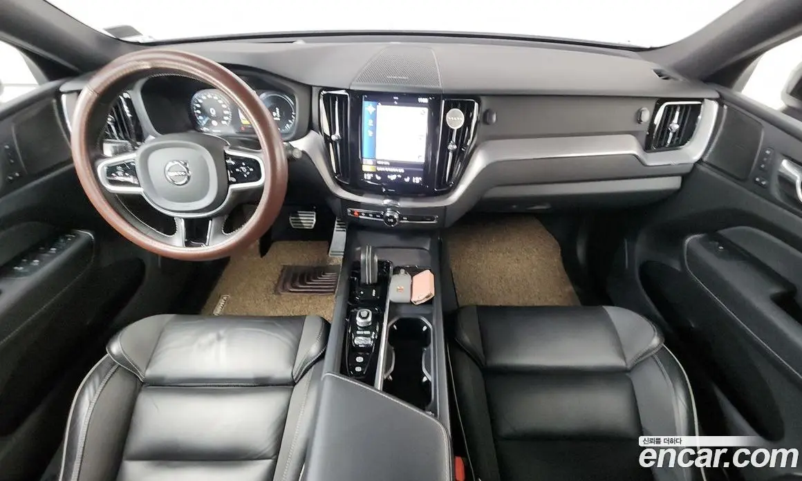 Volvo XC60 2020 2.0 автомат (гидро), фото 10