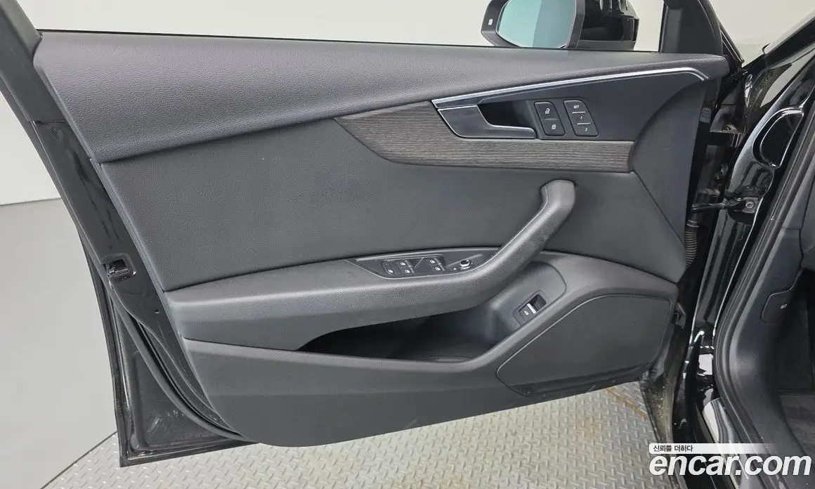 Audi A4 2019 2.0 автомат (гидро), фото 14 Audi A4 2019 2.0 автомат (гидро), фото 14