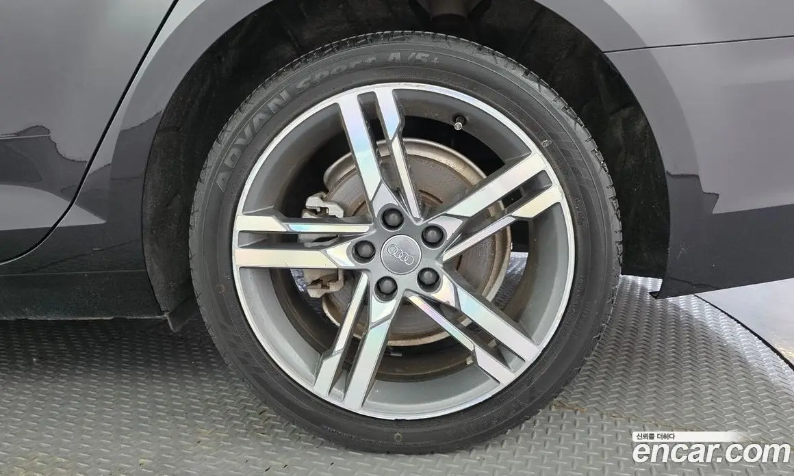 Audi A4 2019 2.0 автомат (гидро), фото 7 Audi A4 2019 2.0 автомат (гидро), фото 7