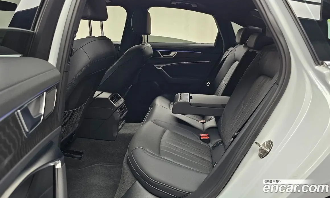 Audi A6 2023 2.0 автомат (гидро), фото 16