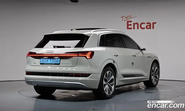 Audi e-tron, 2020, 37 096 км