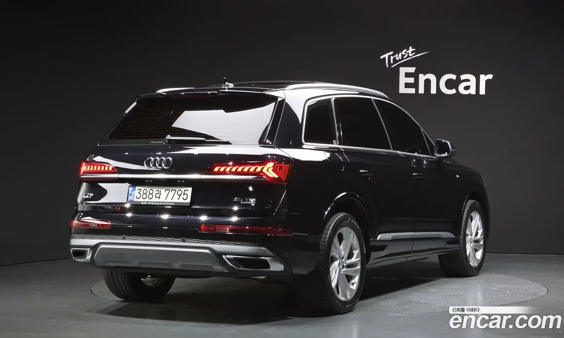 Audi Q7 2021 3.0 автомат (гидро), фото 1 Audi Q7 2021 3.0 автомат (гидро), фото 1