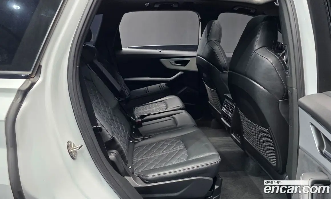 Audi Q7 2023 3.0 автомат (гидро), фото 18