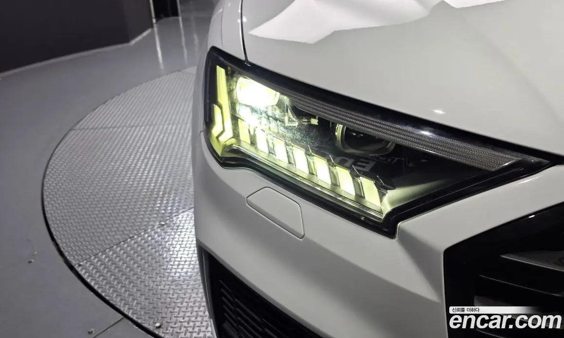 Audi Q7 2023 3.0 автомат (гидро), фото 8